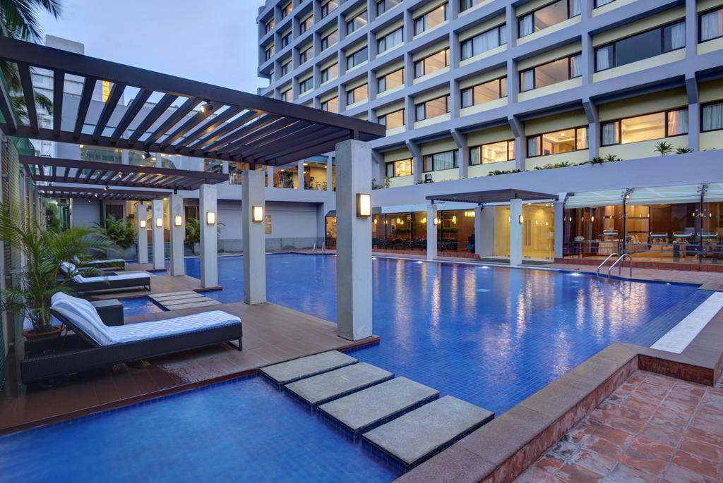 Dolphin Hotel Visakhapatnam Exteriör bild