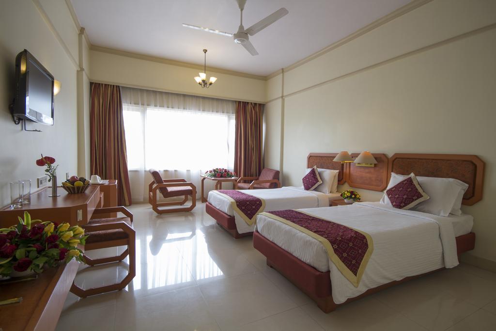Dolphin Hotel Visakhapatnam Exteriör bild