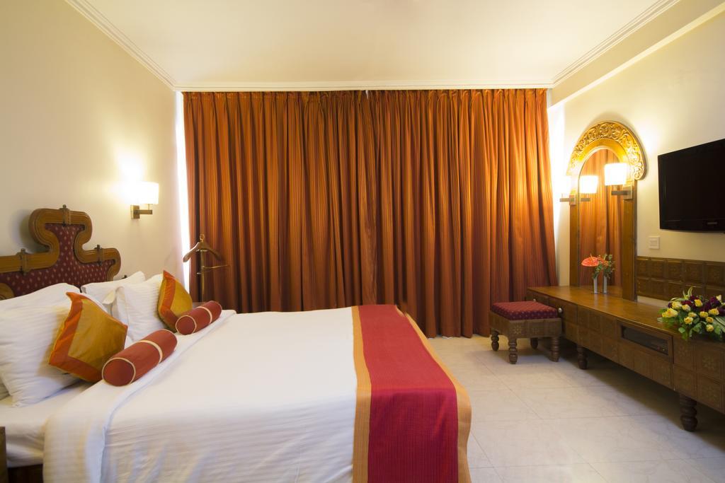 Dolphin Hotel Visakhapatnam Exteriör bild