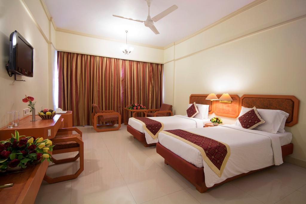 Dolphin Hotel Visakhapatnam Exteriör bild