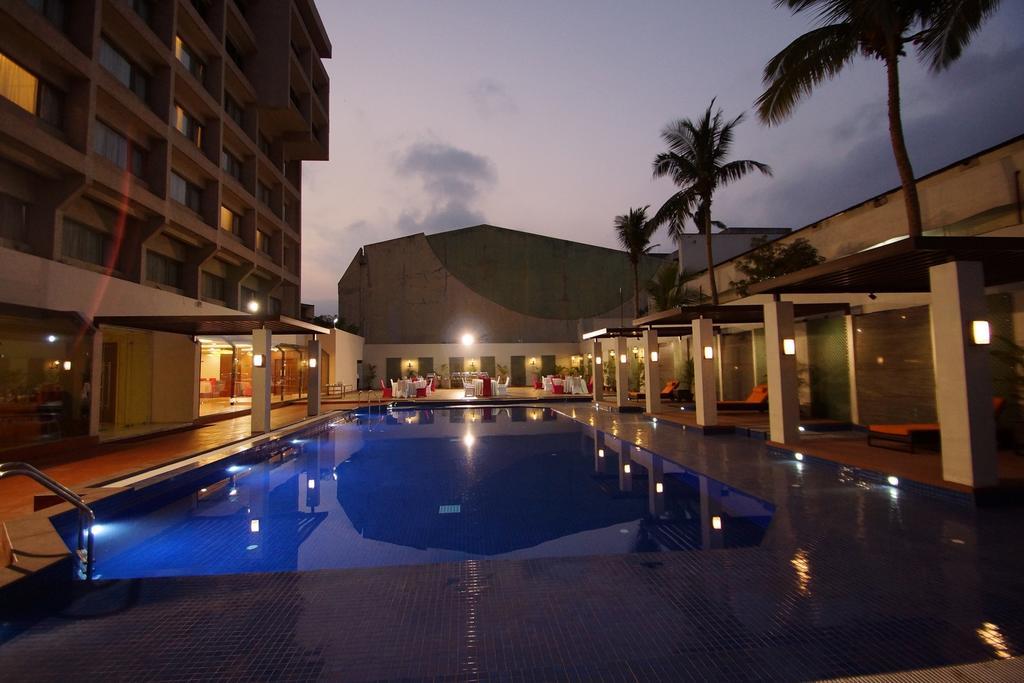Dolphin Hotel Visakhapatnam Exteriör bild