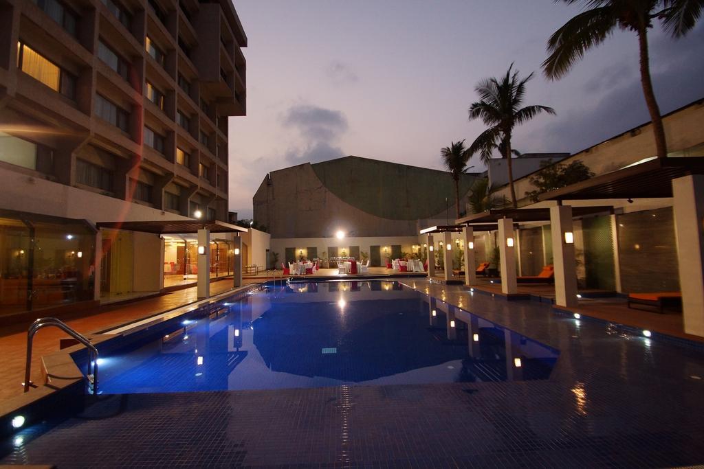 Dolphin Hotel Visakhapatnam Exteriör bild